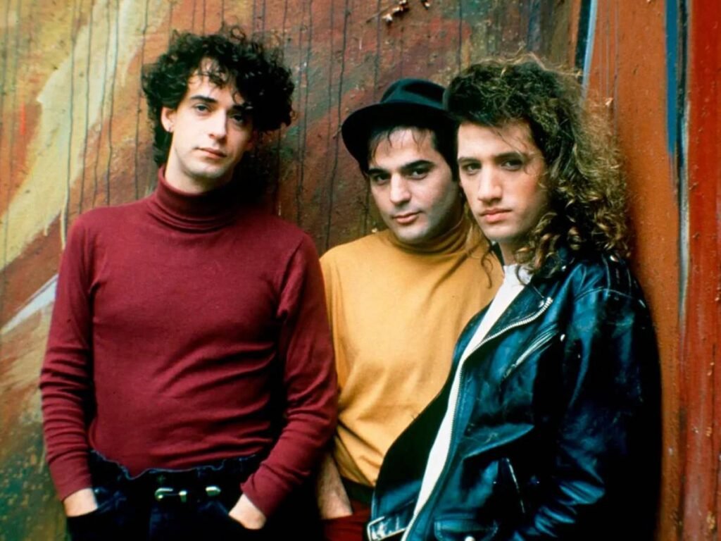 Capturing the Soda Stereo alternative rock guitar sound in the music of Cloverstain